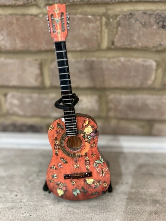axe heaven Other - Dolly Parton  Mini - Axe Heaven Guitar 1:4 Body Scale